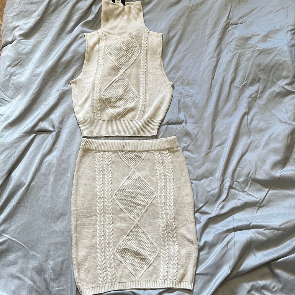 BNWT Paola Sweater Skirt Set